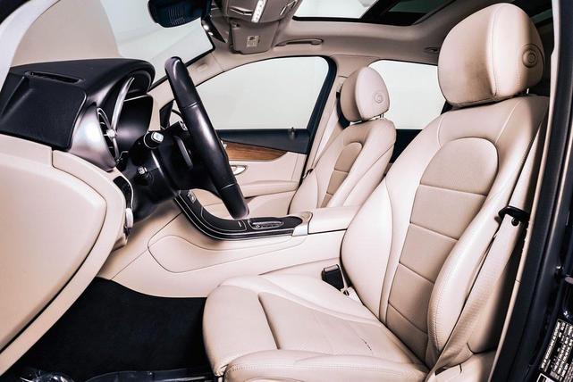 Photo of 2022 Lunar Blue Metallic Mercedes-Benz GLC 300