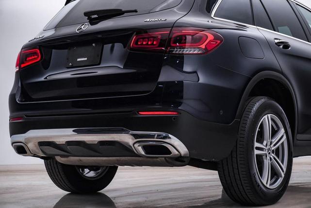 Photo of 2022 Lunar Blue Metallic Mercedes-Benz GLC 300