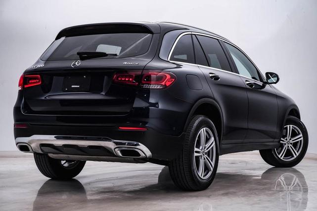Photo of 2022 Lunar Blue Metallic Mercedes-Benz GLC 300