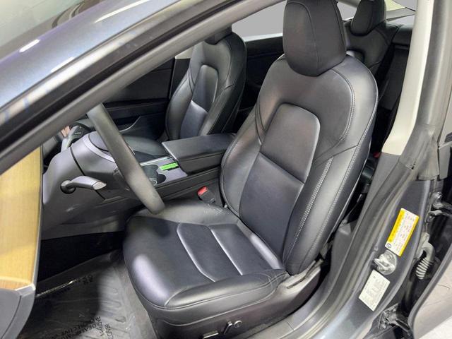 Photo of 2023 Gray Tesla Model 3