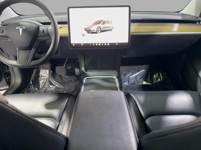 Photo of 2023 Gray Tesla Model 3