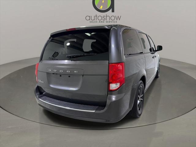 Photo of 2018 Granite Pearlcoat Dodge Grand Caravan