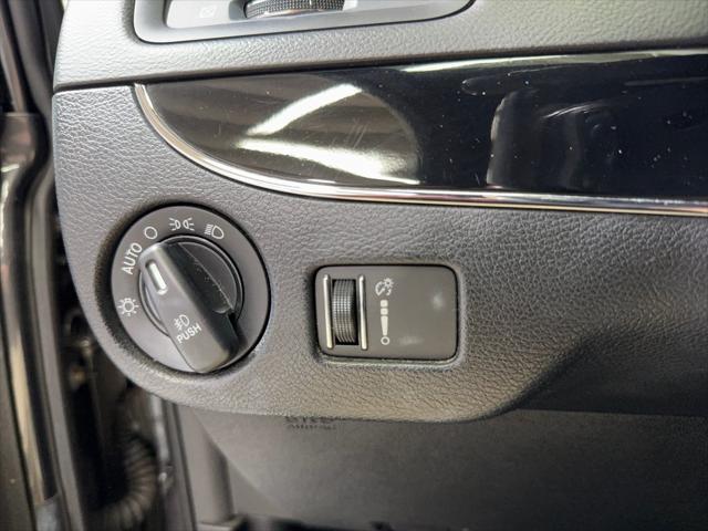 Photo of 2018 Granite Pearlcoat Dodge Grand Caravan