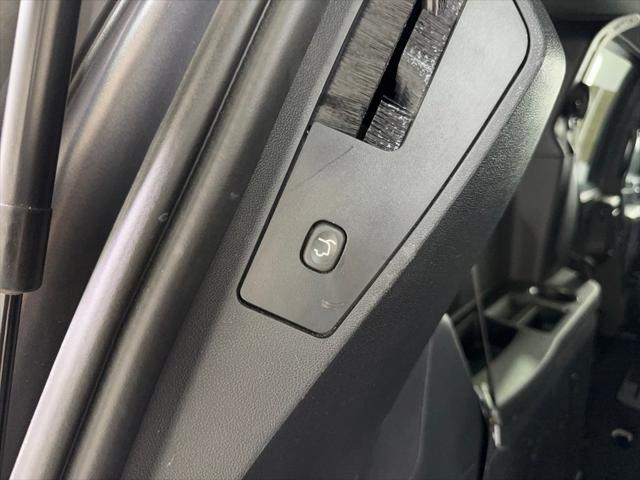Photo of 2018 Granite Pearlcoat Dodge Grand Caravan