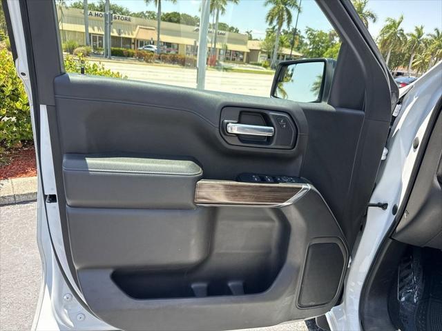 Photo of 2020 Iridescent Pearl Tricoat Chevrolet Silverado 1500