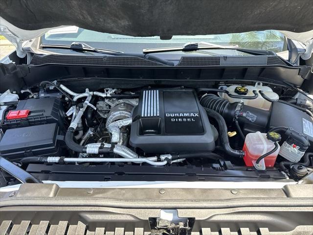 Photo of 2020 Iridescent Pearl Tricoat Chevrolet Silverado 1500