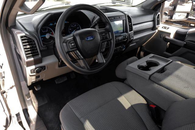 Photo of 2022 White Ford F-450