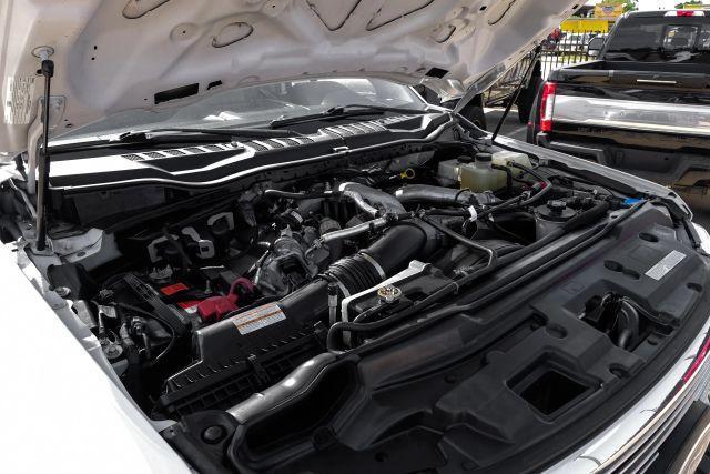 Photo of 2022 White Ford F-450