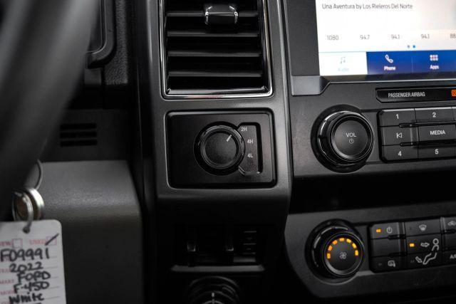 Photo of 2022 White Ford F-450