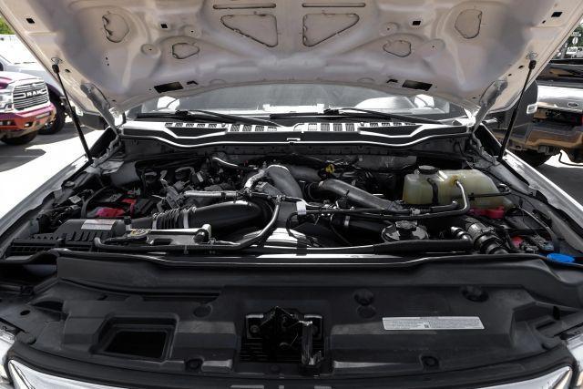 Photo of 2022 White Ford F-450
