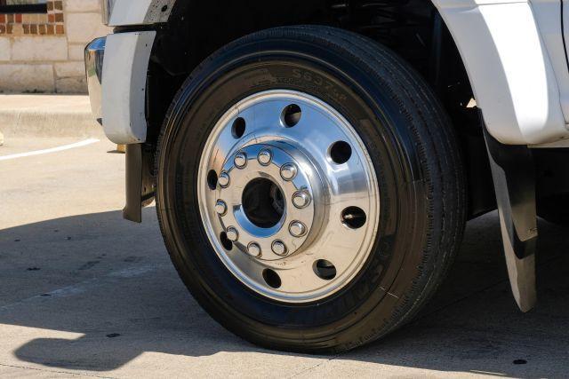 Photo of 2022 White Ford F-450
