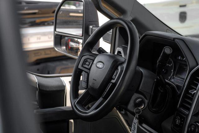 Photo of 2022 White Ford F-450