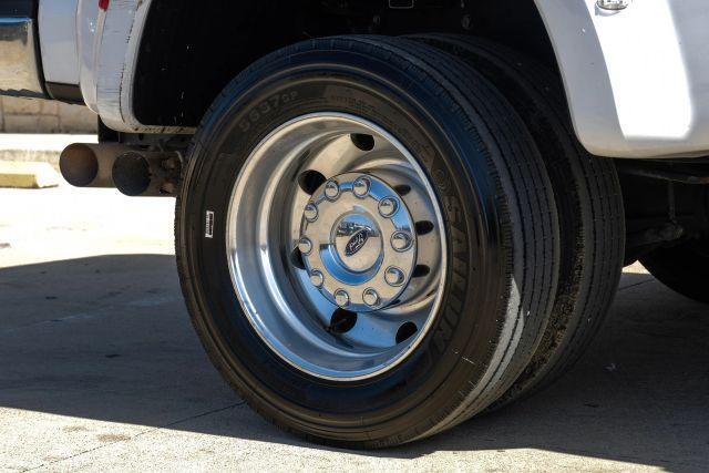 Photo of 2022 White Ford F-450