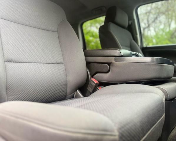 Photo of 2017 Silver Ice Metallic Chevrolet Silverado 1500