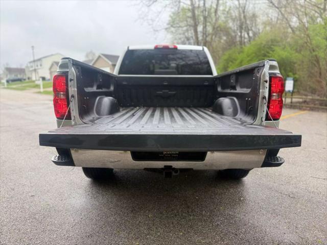 Photo of 2017 Silver Ice Metallic Chevrolet Silverado 1500
