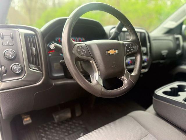 Photo of 2017 Silver Ice Metallic Chevrolet Silverado 1500