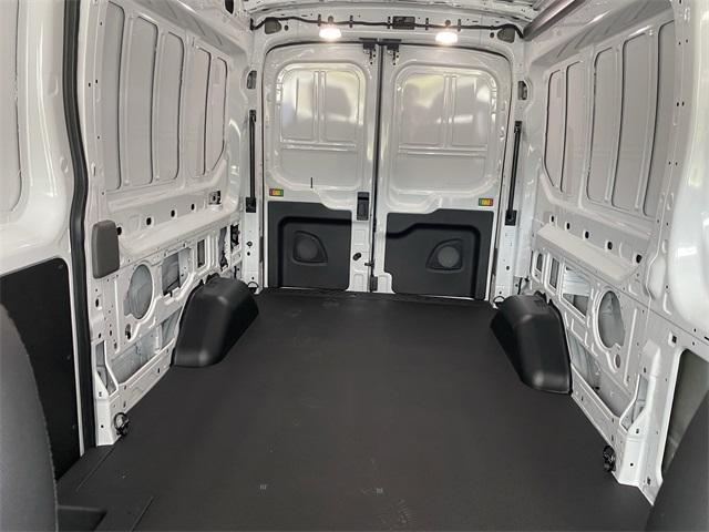 Photo of 2025 Oxford White Ford Transit-250