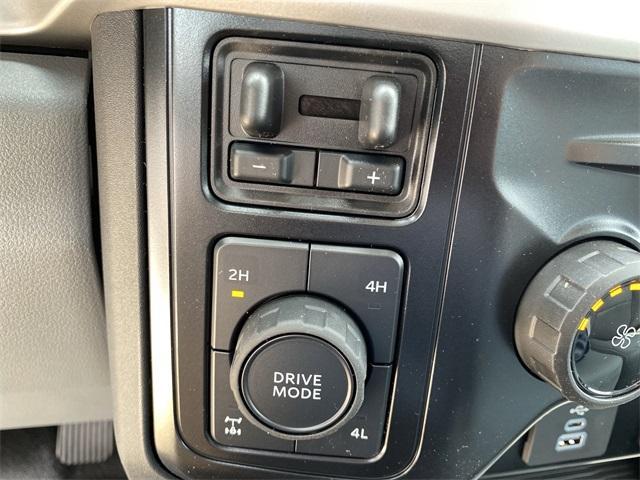 Photo of 2025 Oxford White Ford F-250