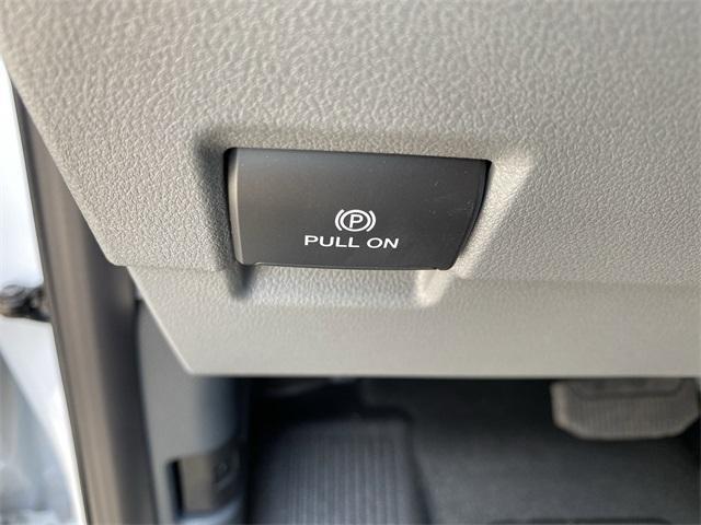 Photo of 2025 Oxford White Ford F-250