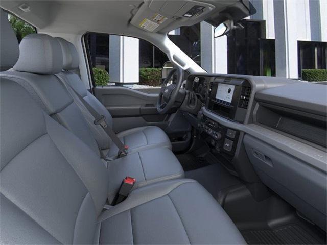 Photo of 2025 Oxford White Ford F-250