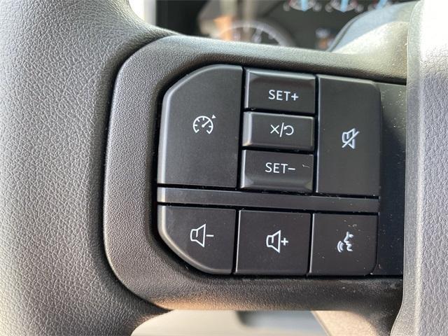 Photo of 2025 Oxford White Ford F-250