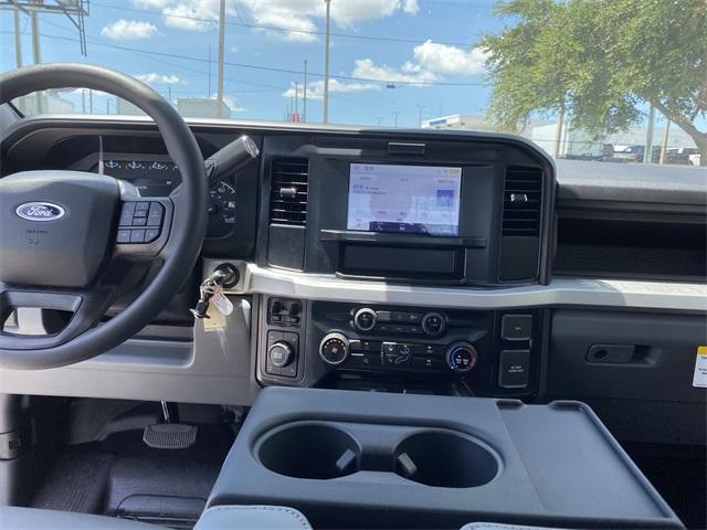 Photo of 2025 Oxford White Ford F-250