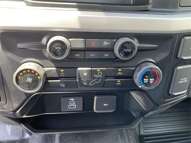Photo of 2025 Oxford White Ford F-250