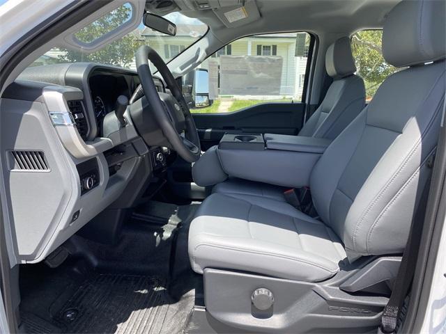 Photo of 2025 Oxford White Ford F-250