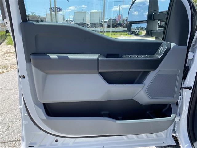 Photo of 2025 Oxford White Ford F-250