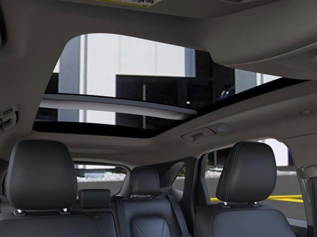Photo of 2025 Star White Ford Escape