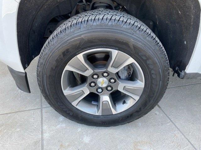 Photo of 2019 Summit White Chevrolet Colorado
