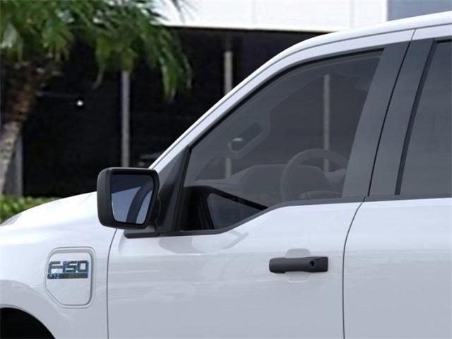 Photo of 2025 Oxford White Ford F-150 Lightning
