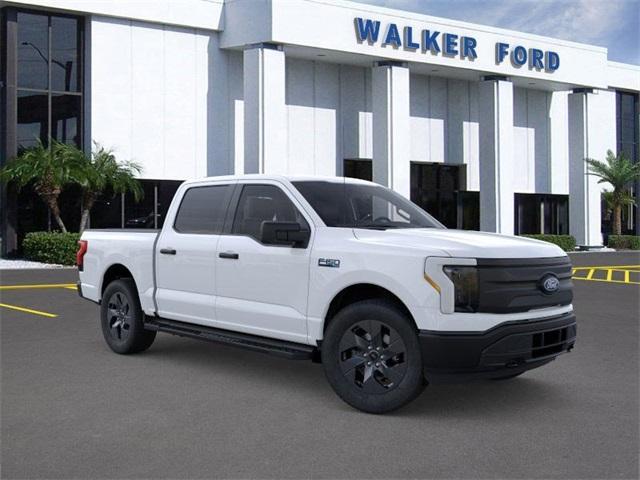 Photo of 2025 Oxford White Ford F-150 Lightning