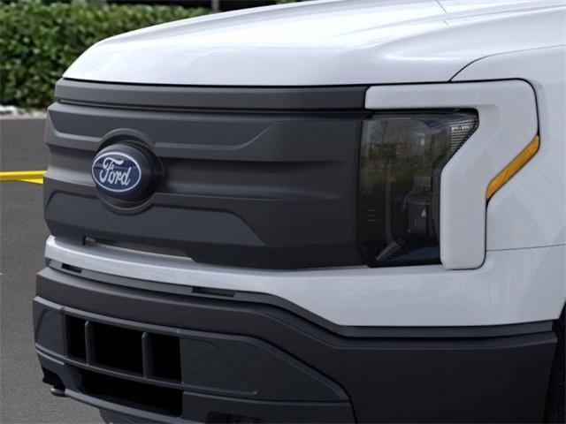Photo of 2025 Oxford White Ford F-150 Lightning