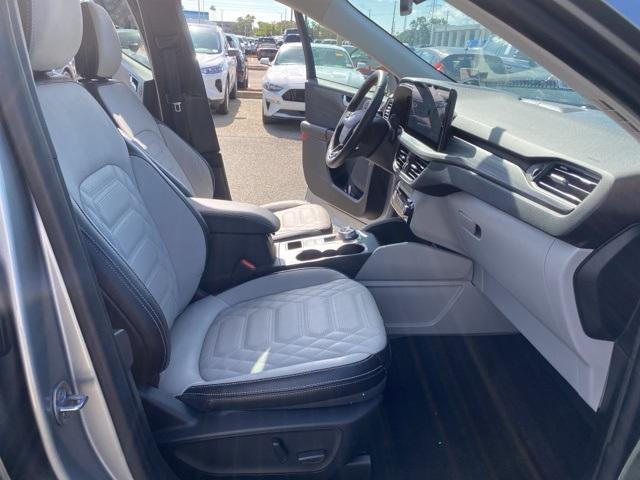 Photo of 2024 Iconic Silver Metallic Ford Escape