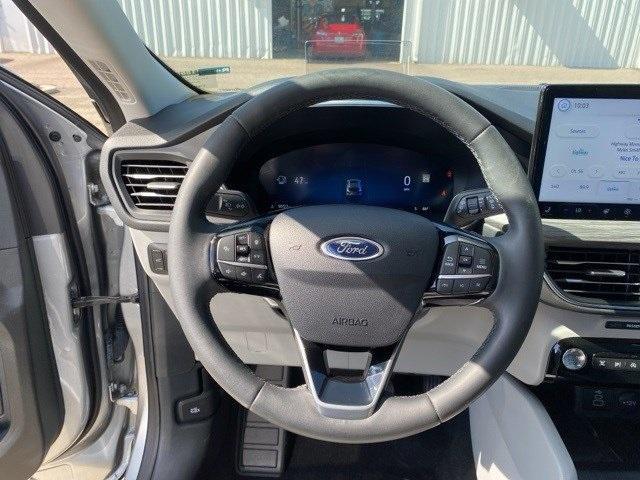 Photo of 2024 Iconic Silver Metallic Ford Escape