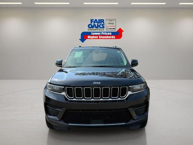Photo of 2024 Diamond Black Jeep Grand Cherokee
