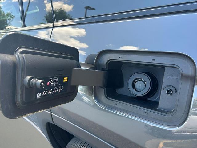 Photo of 2022 Metallic Jeep Grand Cherokee L