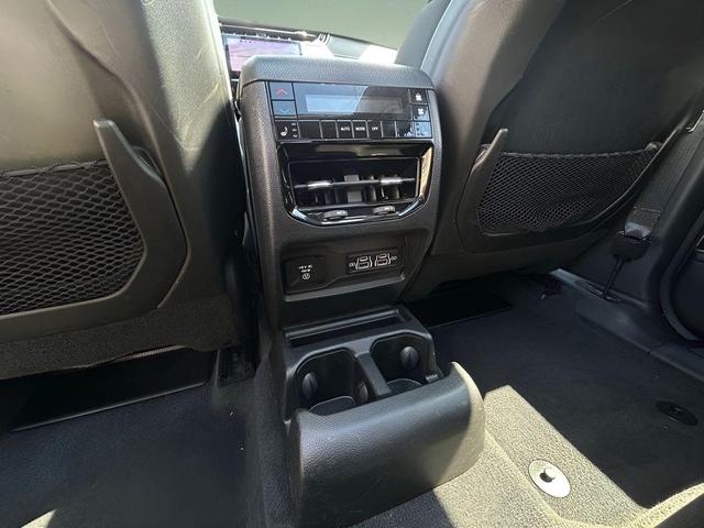 Photo of 2022 Metallic Jeep Grand Cherokee L