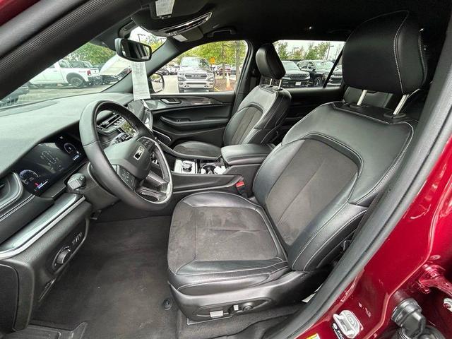 Photo of 2022 Velvet Red Pearlcoat Jeep Grand Cherokee L
