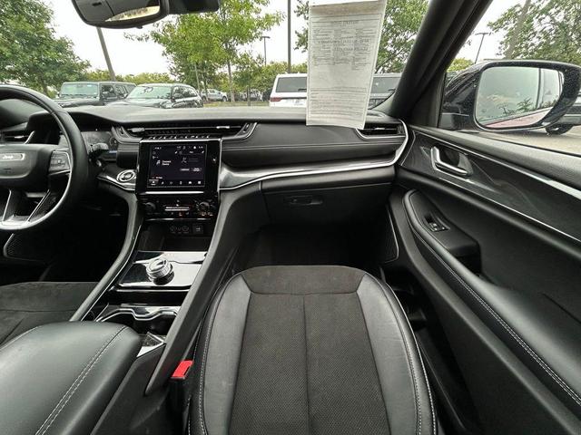Photo of 2022 Velvet Red Pearlcoat Jeep Grand Cherokee L