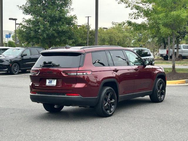 Photo of 2022 Velvet Red Pearlcoat Jeep Grand Cherokee L