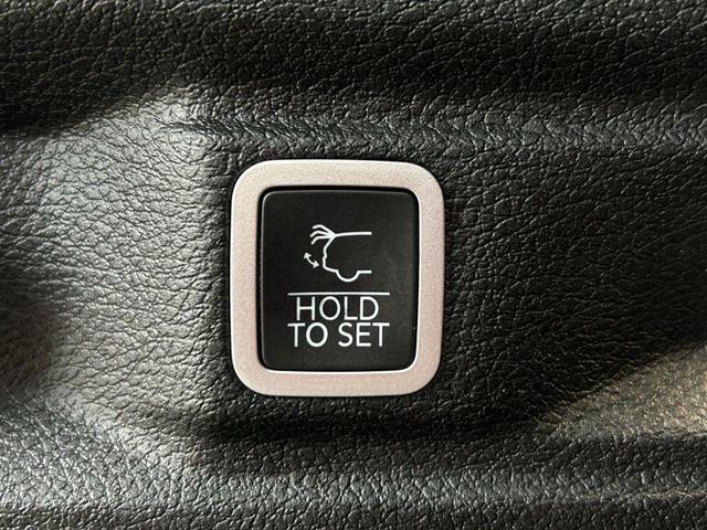 Photo of 2022 Velvet Red Pearlcoat Jeep Grand Cherokee L
