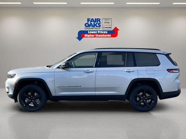 Photo of 2025 Silver Zynith Jeep Grand Cherokee L