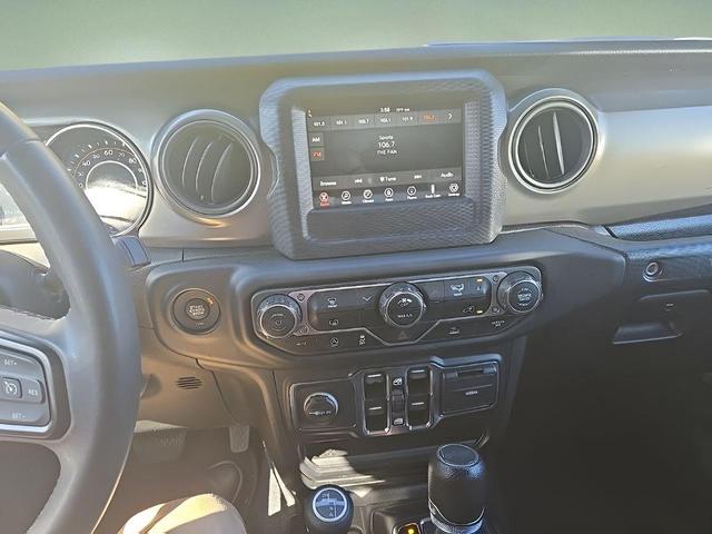 Photo of 2023 Black Clearcoat Jeep Wrangler