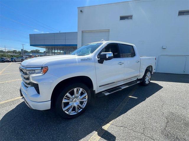 Photo of 2022 Iridescent Pearl Tricoat Chevrolet Silverado 1500
