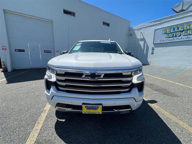 Photo of 2022 Iridescent Pearl Tricoat Chevrolet Silverado 1500