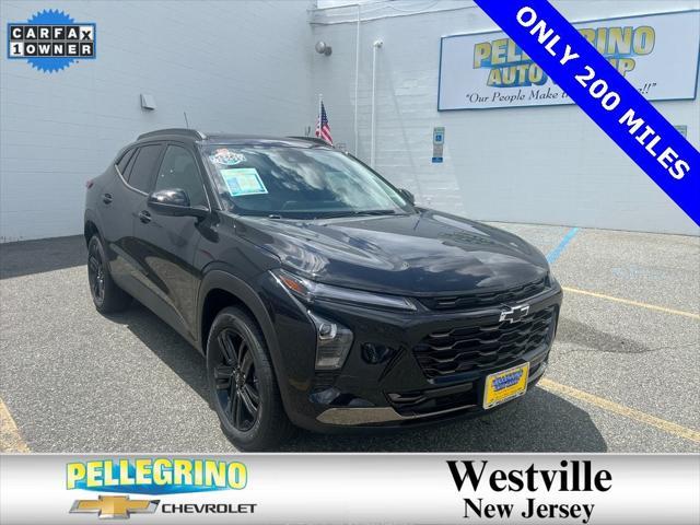 Photo of 2025 Mosaic Black Metallic Chevrolet Trax