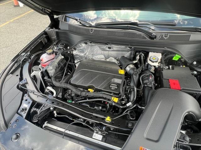 Photo of 2025 Mosaic Black Metallic Chevrolet Trax