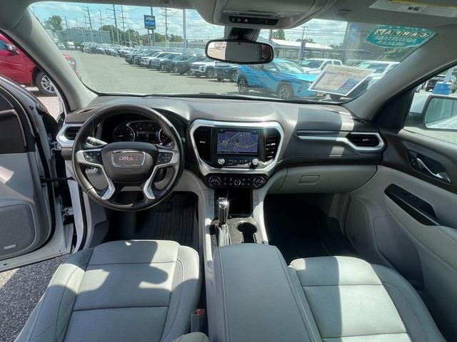 Photo of 2017 White Frost Tricoat GMC Acadia